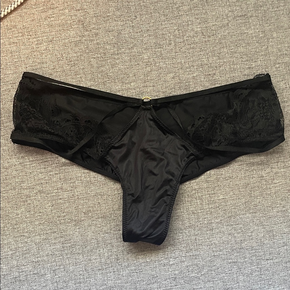 NWT Victoria Secret Lace Cheeky Underwear
